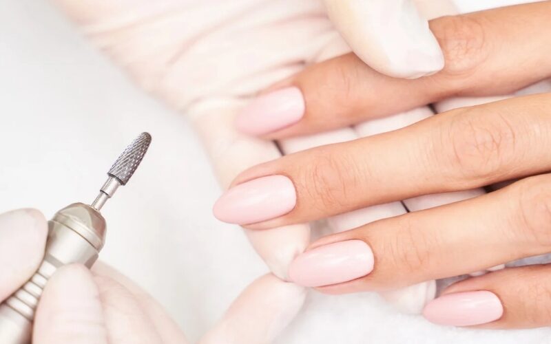 MANICURE & PEDICURE